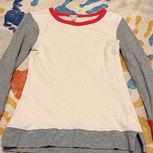 Woman’s J CREW Long Sleeve size XS.